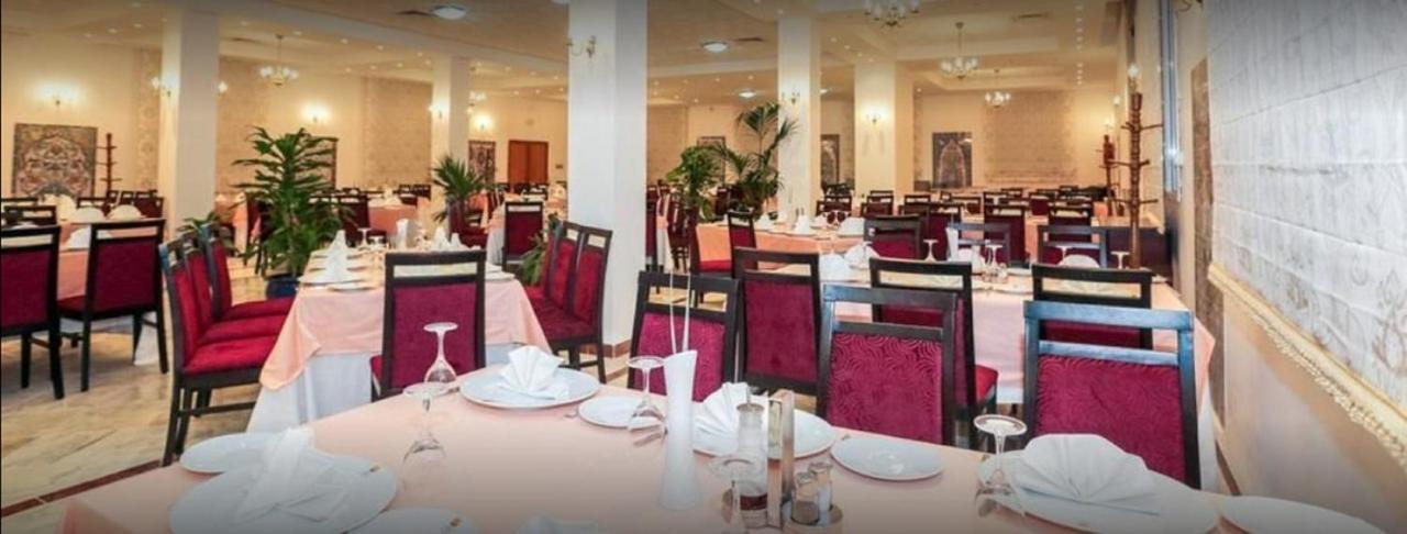Taghit Saoura Hotel ภายนอก รูปภาพ